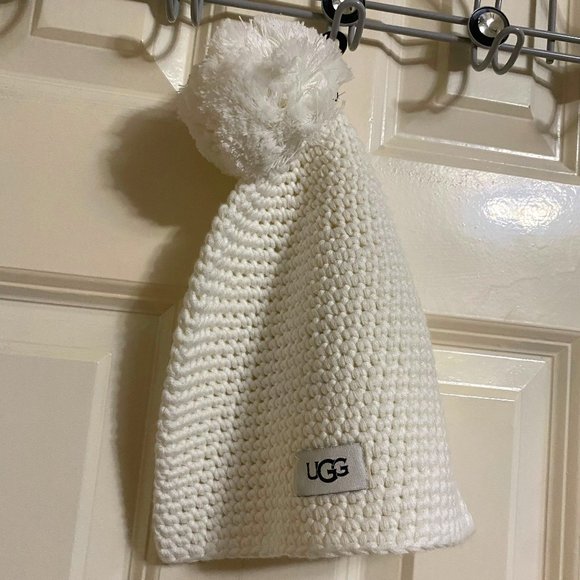 NWOT UGG Australia Ivory Women’s Pom-Pom finish style up the knit beanie OS - Picture 3 of 6